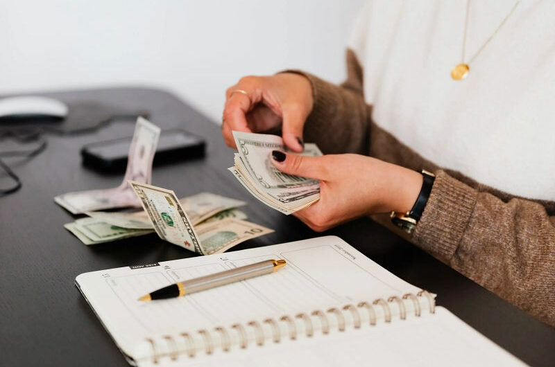 調薪注意事項/Salary Adjustment Considerations/Pertimbangan Penyesuaian Gaji